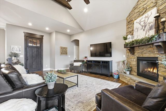 388 N Niangua Drive, Nixa, MO 65714