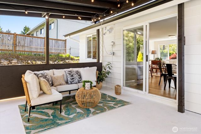 1929 201st Place SW, Lynnwood, WA 98036