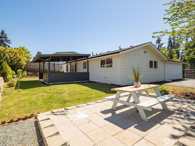 1929 201st Place SW, Lynnwood, WA 98036