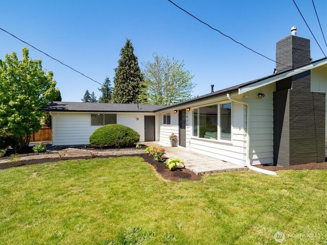 1929 201st Place SW, Lynnwood, WA 98036