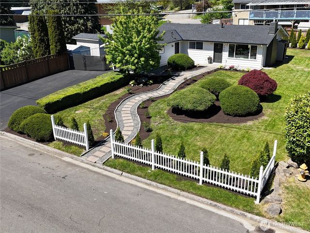 1929 201st Place SW, Lynnwood, WA 98036