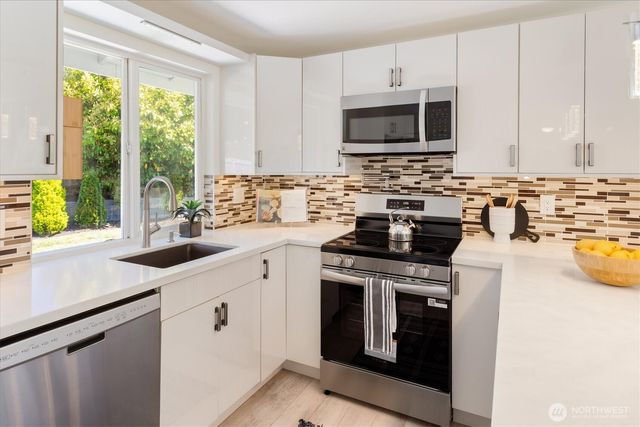 1929 201st Place SW, Lynnwood, WA 98036