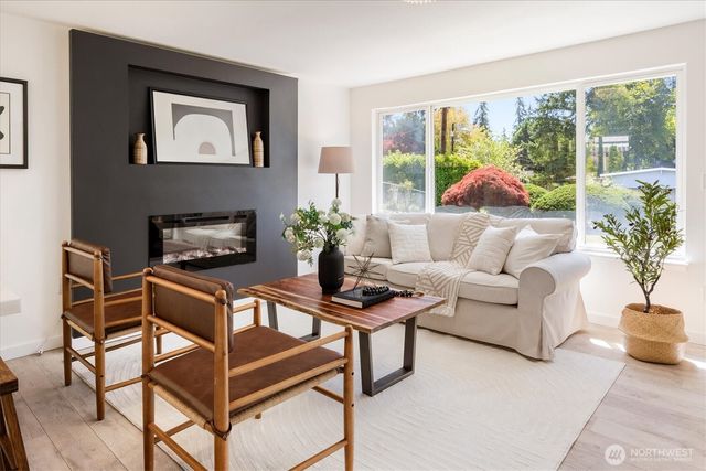 1929 201st Place SW, Lynnwood, WA 98036