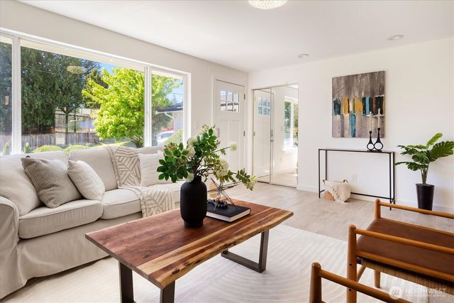 1929 201st Place SW, Lynnwood, WA 98036