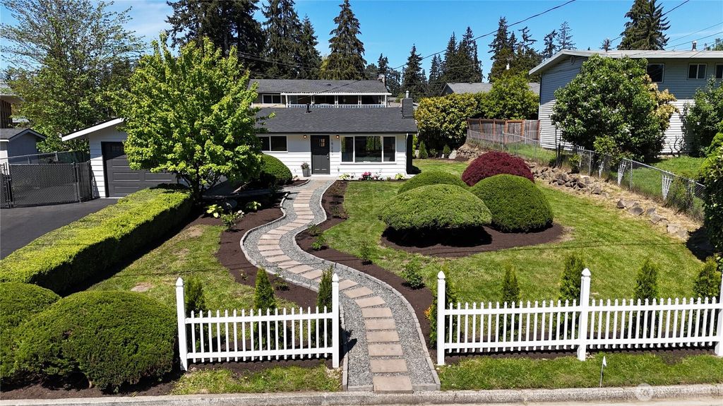 1929 201st Place SW, Lynnwood, WA 98036