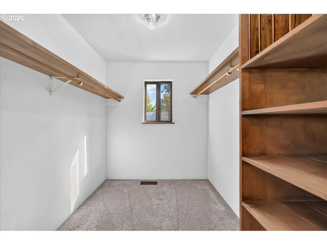 5060 Nw GALES CREEK Rd, Forest Grove, OR 97116