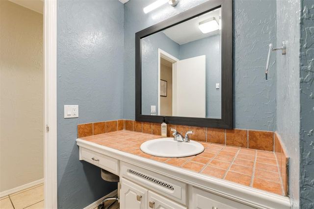 10916 N Linn Avenue, Oklahoma City, OK 73120