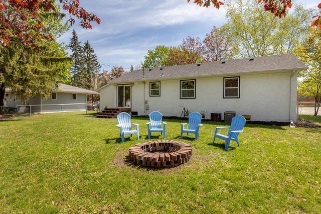 1203 10th Avenue NE, Brainerd, MN 56401