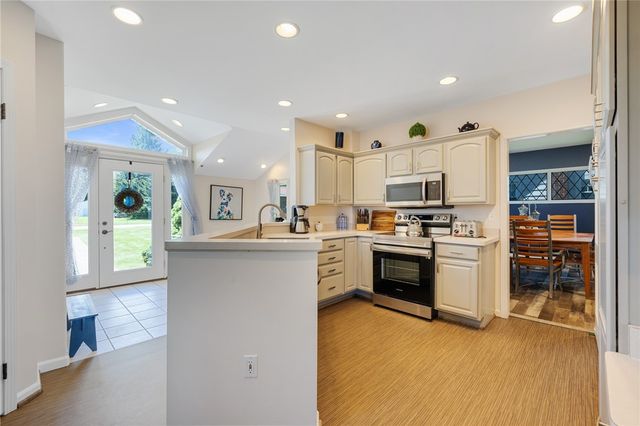 232 Lake Shore Drive, Greece, NY 14468