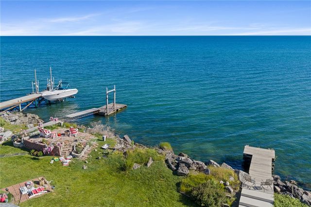 232 Lake Shore Drive, Greece, NY 14468