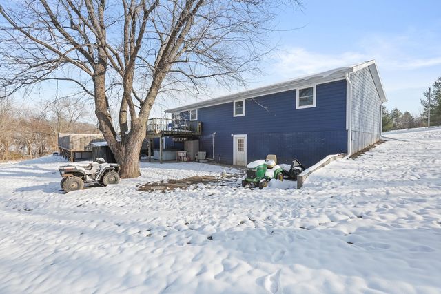 1075 Highway T17 Highway, Pella, IA 50219