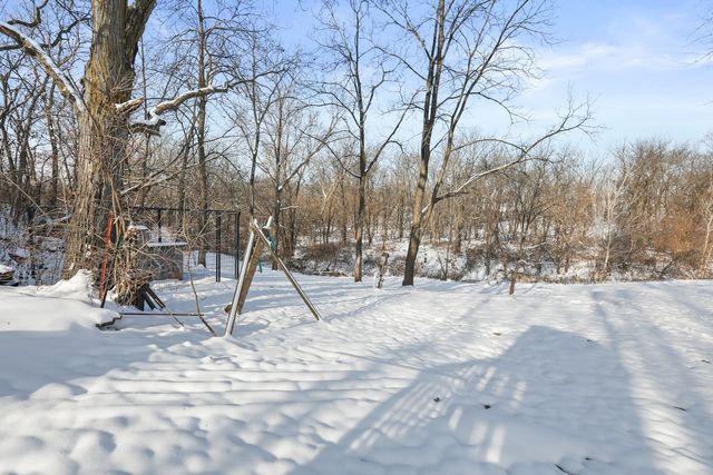 1075 Highway T17 Highway, Pella, IA 50219