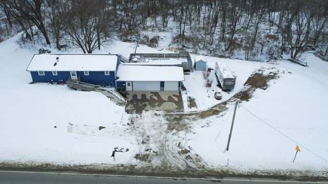 1075 Highway T17 Highway, Pella, IA 50219