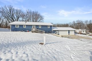 1075 Highway T17 Highway, Pella, IA 50219