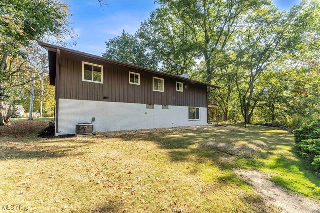 19419 Fowles Road, Middleburg Heights, OH 44130