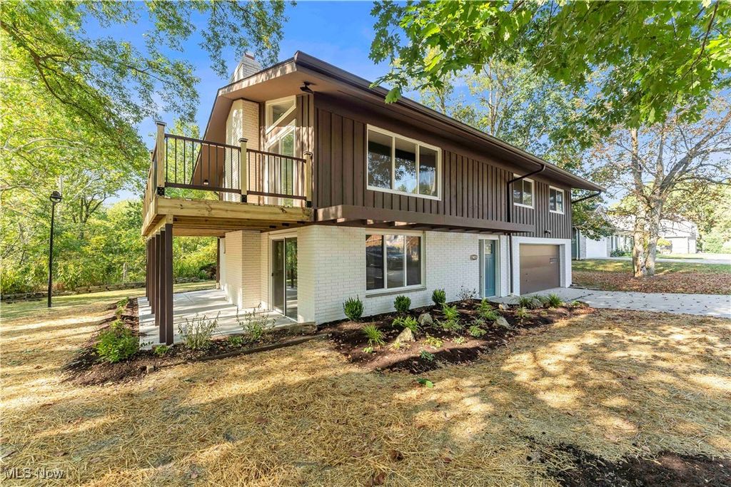 19419 Fowles Road, Middleburg Heights, OH 44130