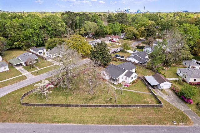 5252 Braddock Avenue, North Charleston, SC 29405