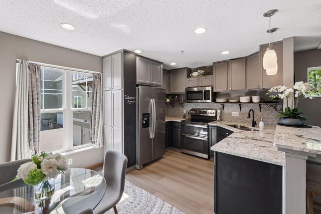 2898 Clover Ridge Drive, Chaska, MN 55318