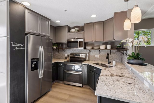 2898 Clover Ridge Drive, Chaska, MN 55318