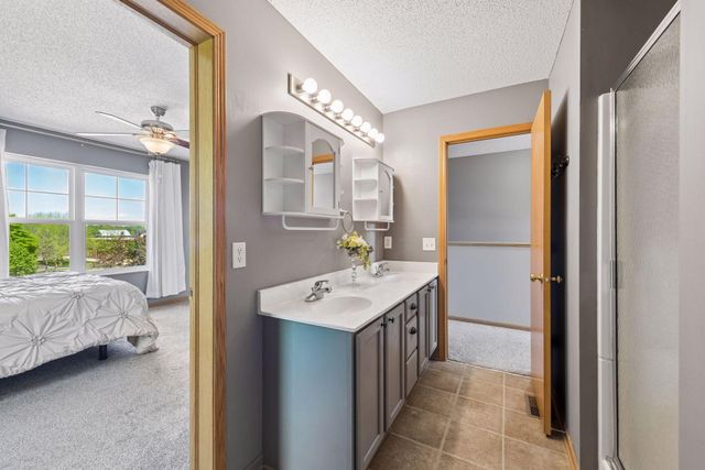 2898 Clover Ridge Drive, Chaska, MN 55318