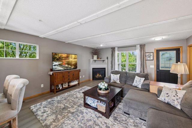 2898 Clover Ridge Drive, Chaska, MN 55318
