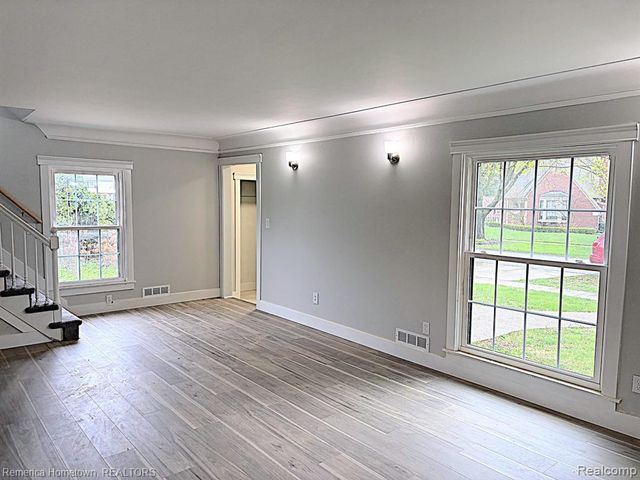 9614 Auburndale Street, Livonia, MI 48150