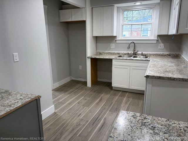 9614 Auburndale Street, Livonia, MI 48150
