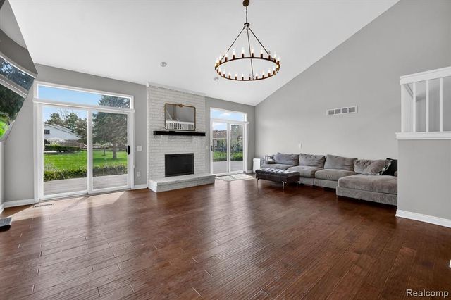 2354 Erickson Drive, Troy, MI 48085