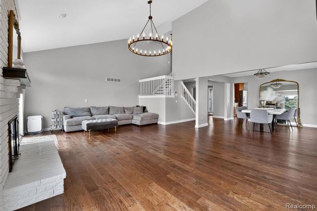 2354 Erickson Drive, Troy, MI 48085