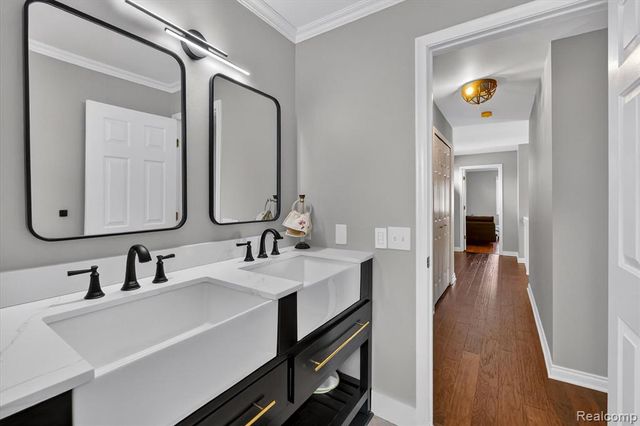 2354 Erickson Drive, Troy, MI 48085