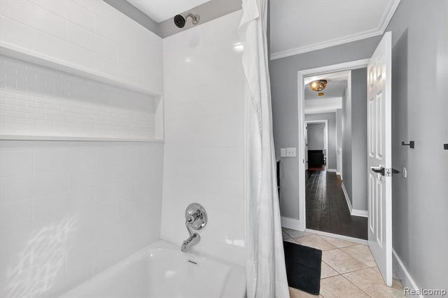 2354 Erickson Drive, Troy, MI 48085
