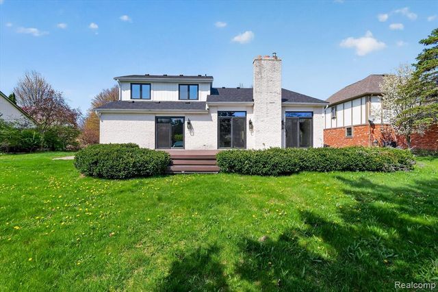 2354 Erickson Drive, Troy, MI 48085