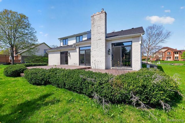 2354 Erickson Drive, Troy, MI 48085