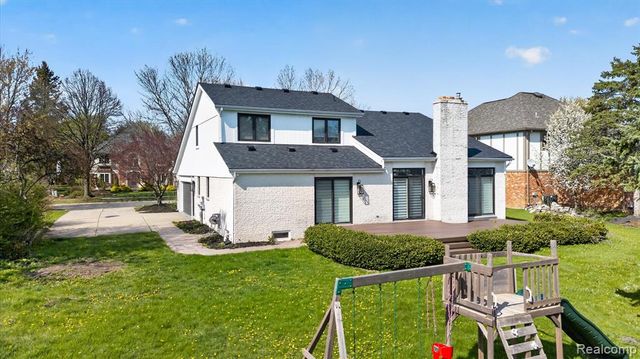 2354 Erickson Drive, Troy, MI 48085