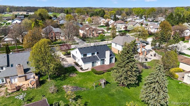 2354 Erickson Drive, Troy, MI 48085