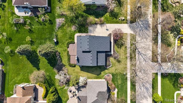 2354 Erickson Drive, Troy, MI 48085