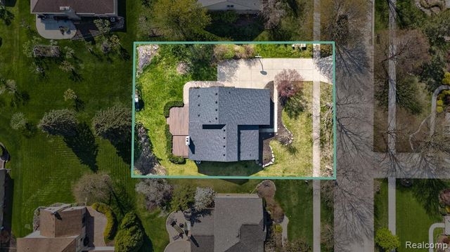2354 Erickson Drive, Troy, MI 48085