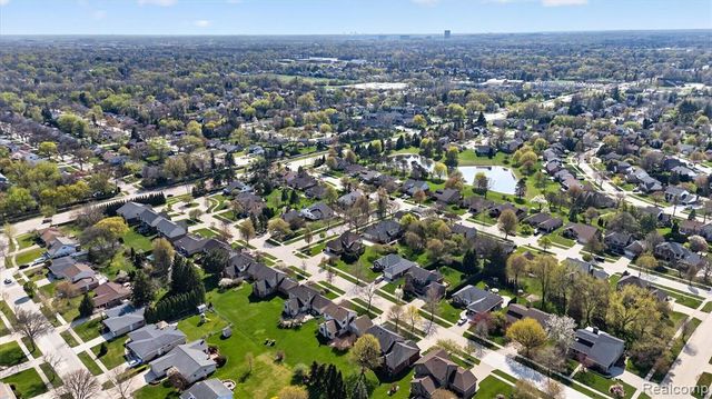 2354 Erickson Drive, Troy, MI 48085