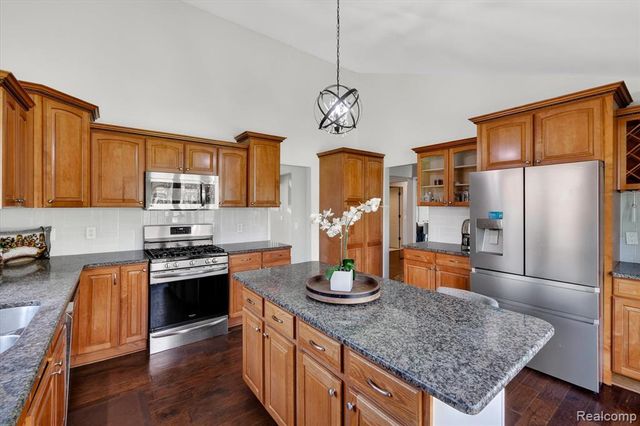 2354 Erickson Drive, Troy, MI 48085