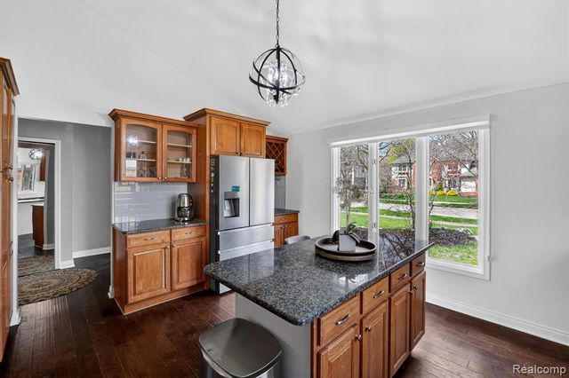 2354 Erickson Drive, Troy, MI 48085