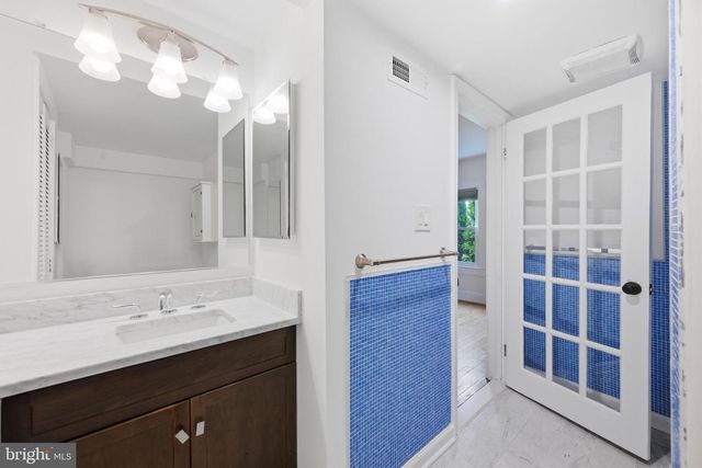 2705 1ST RD S, Arlington, VA 22204