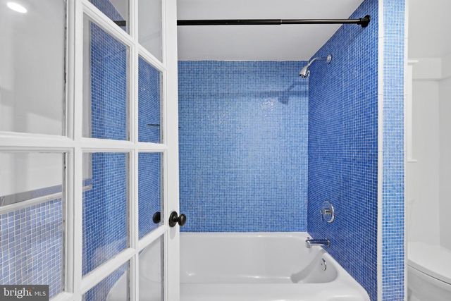 2705 1ST RD S, Arlington, VA 22204