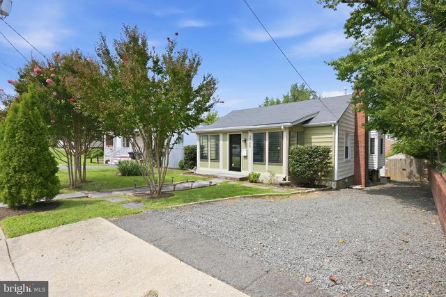 2705 1ST RD S, Arlington, VA 22204