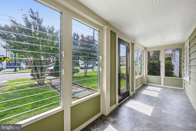 2705 1ST RD S, Arlington, VA 22204