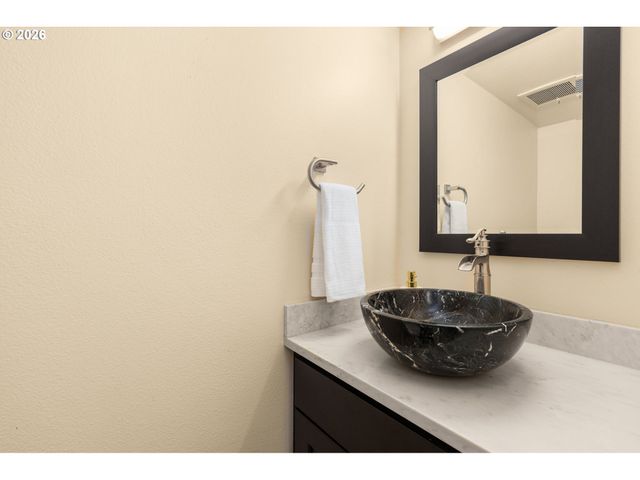 13413 VERMEER Dr, Lake Oswego, OR 97035