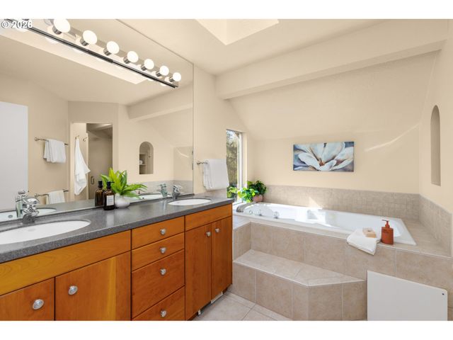 13413 VERMEER Dr, Lake Oswego, OR 97035