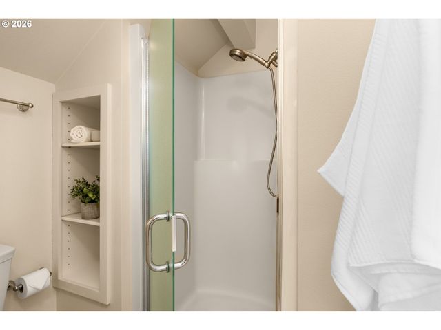 13413 VERMEER Dr, Lake Oswego, OR 97035