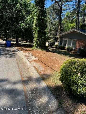 2224 Mirror Lake Drive, Fayetteville, NC 28303