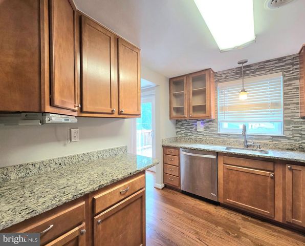 4331 ROLLING STONE WAY, Alexandria, VA 22306