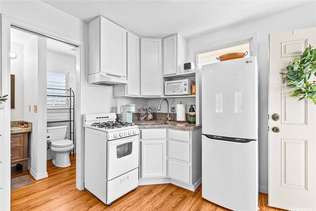 738 Kanaha Street, Kailua, HI 96734